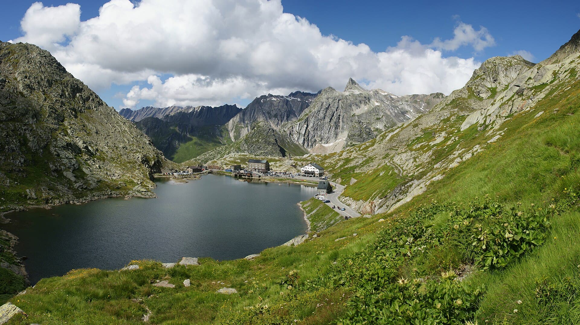 Tour Des Combins