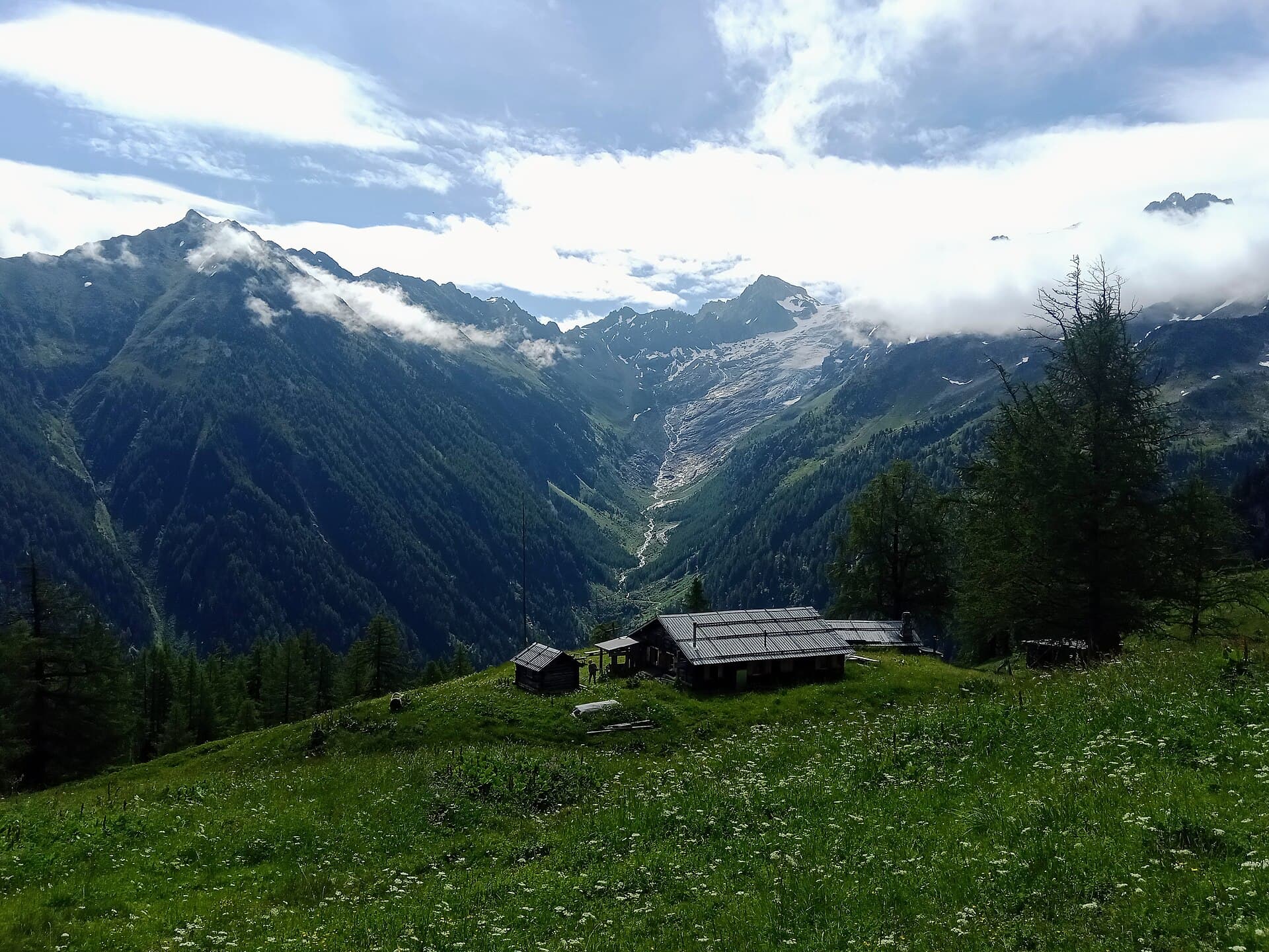 Tour Du Saint Bernard